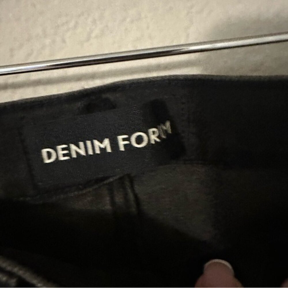 Aritzia Black Denim Forum The Yoko High Rise Slim Size 24 - Picture 7 of 10
